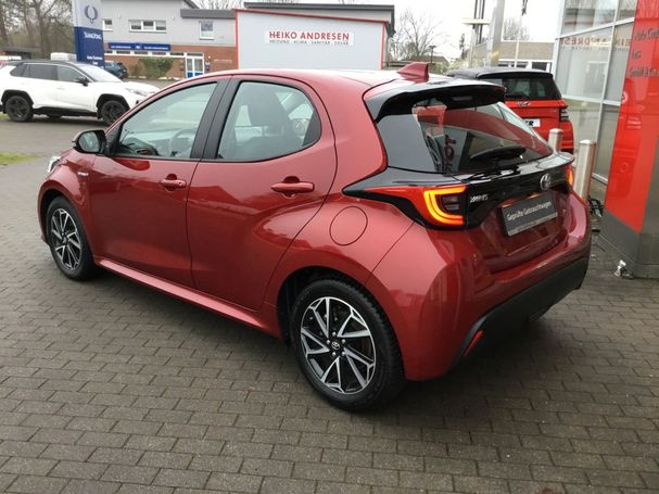 Toyota Yaris 1.5 Hybrid Club 85 kW image number 2