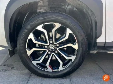 Car image 25