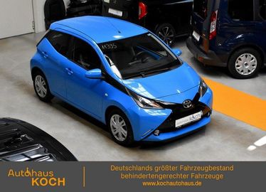 Car image 2
