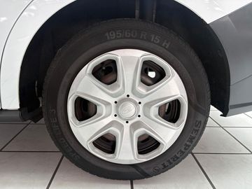 Car image 34