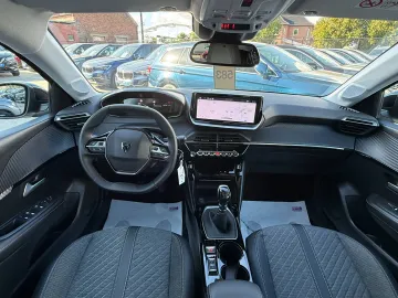 Car image 37
