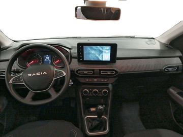 Car image 10