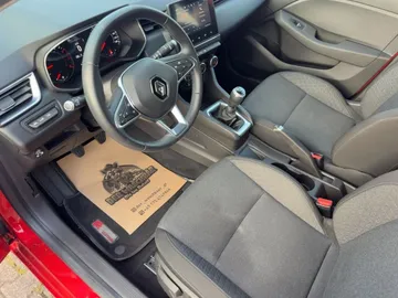 Car image 14