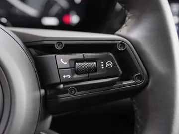 Car image 33