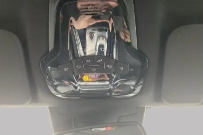 Car image 37