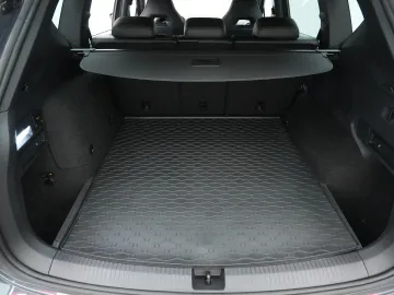 Car image 35