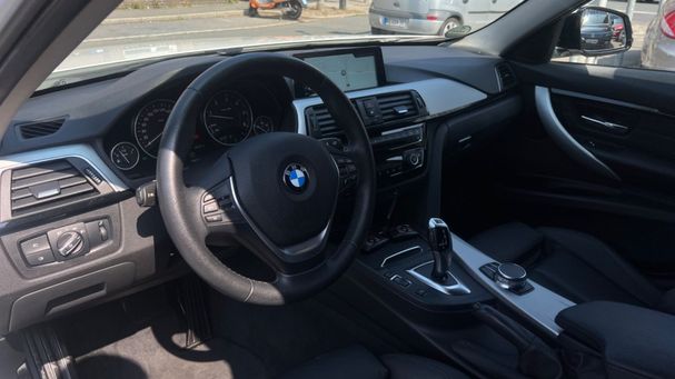 BMW 320d Touring xDrive Sport Line 140 kW image number 6