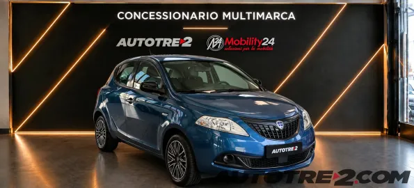 Car image 3