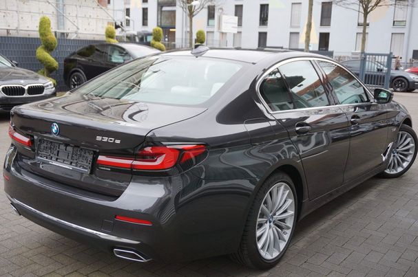 BMW 530 e 215 kW image number 6