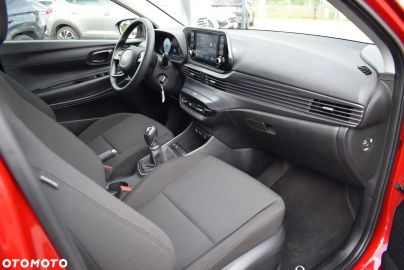 Car image 12