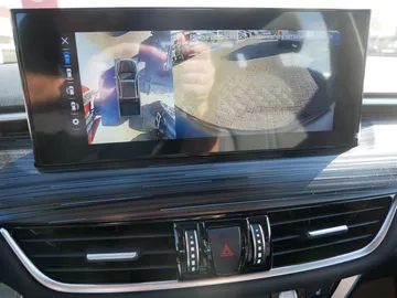 Car image 28