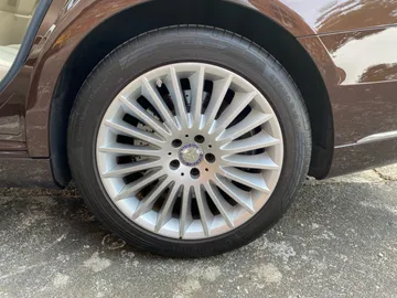 Car image 28