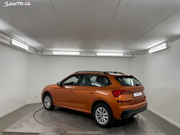 Car image 28