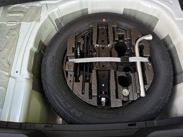 Car image 37