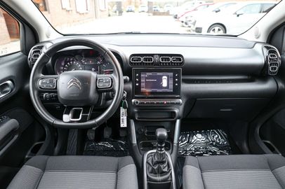 Car image 15