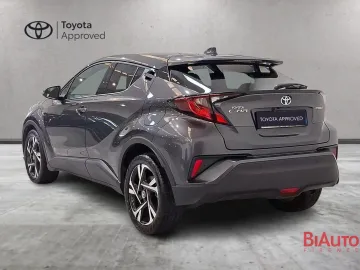 Car image 3
