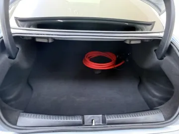 Car image 35