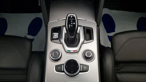 Car image 32