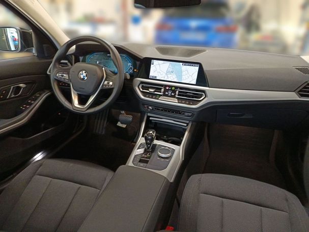 BMW 330e Advantage 214 kW image number 21