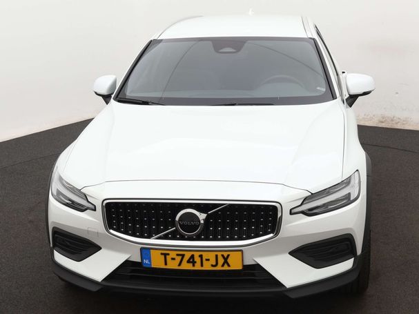 Volvo V60 Cross Country AWD B5 185 kW image number 9