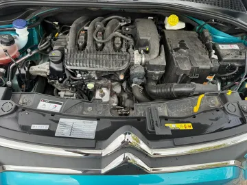 Car image 24