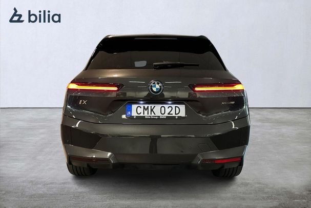 BMW iX xDrive50 385 kW image number 2