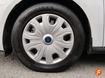 Car image 21