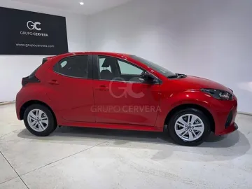 Car image 5