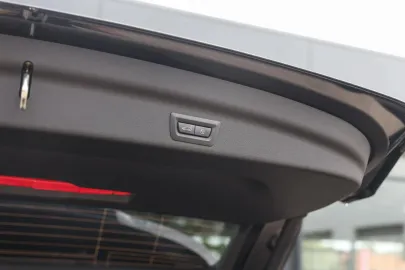 Car image 34