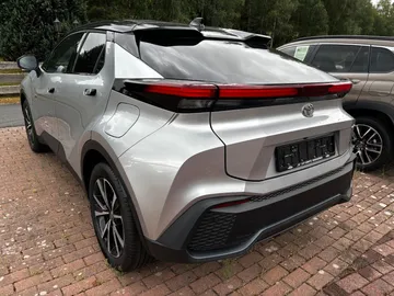 Car image 5