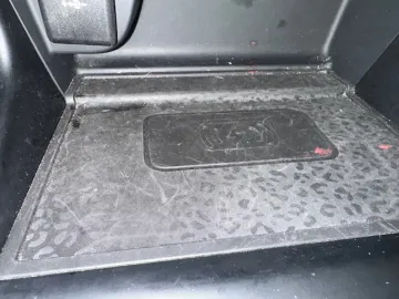 Car image 29
