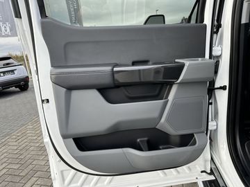 Car image 41