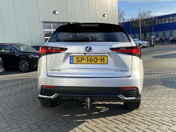 Lexus NX 300 h AWD 145 kW image number 4