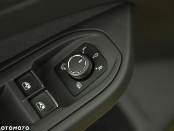 Car image 38