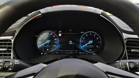 Car image 26