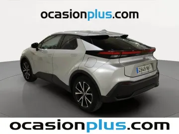 Car image 4