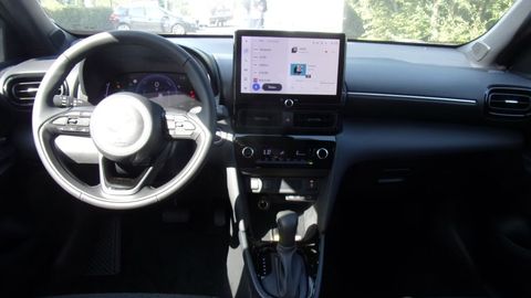 Car image 12