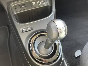 Car image 26