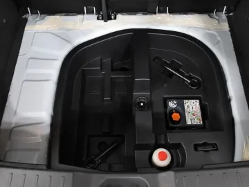 Car image 34