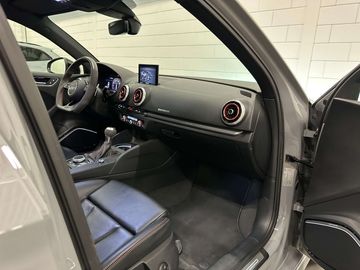 Car image 37