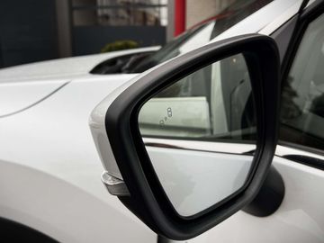 Car image 37