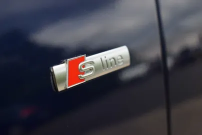 Car image 27