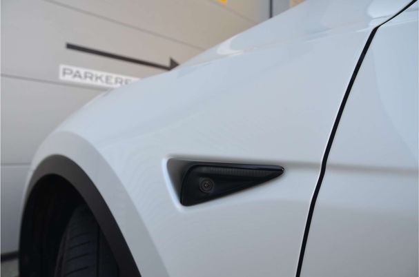 Tesla Model Y Long Range AWD 258 kW image number 29