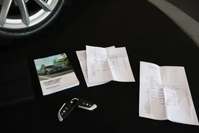 Car image 26