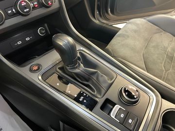 Car image 27