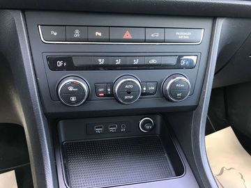 Car image 37