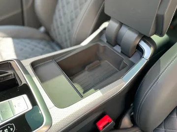 Car image 39