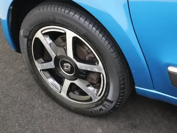 Car image 31