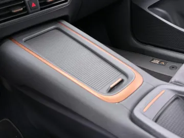 Car image 47