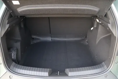 Car image 27
